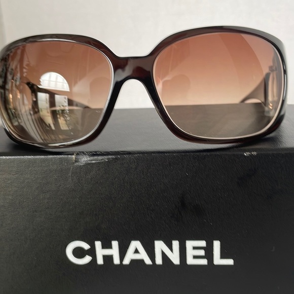 Authentic Sunglasses Chanel Large CC Silver Logo . - Picture 3 of 15